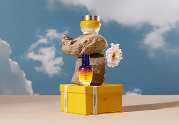L'OCCITANE gift of Immortelle Overnight Reset Serum and Immortelle Divine Youth Oil